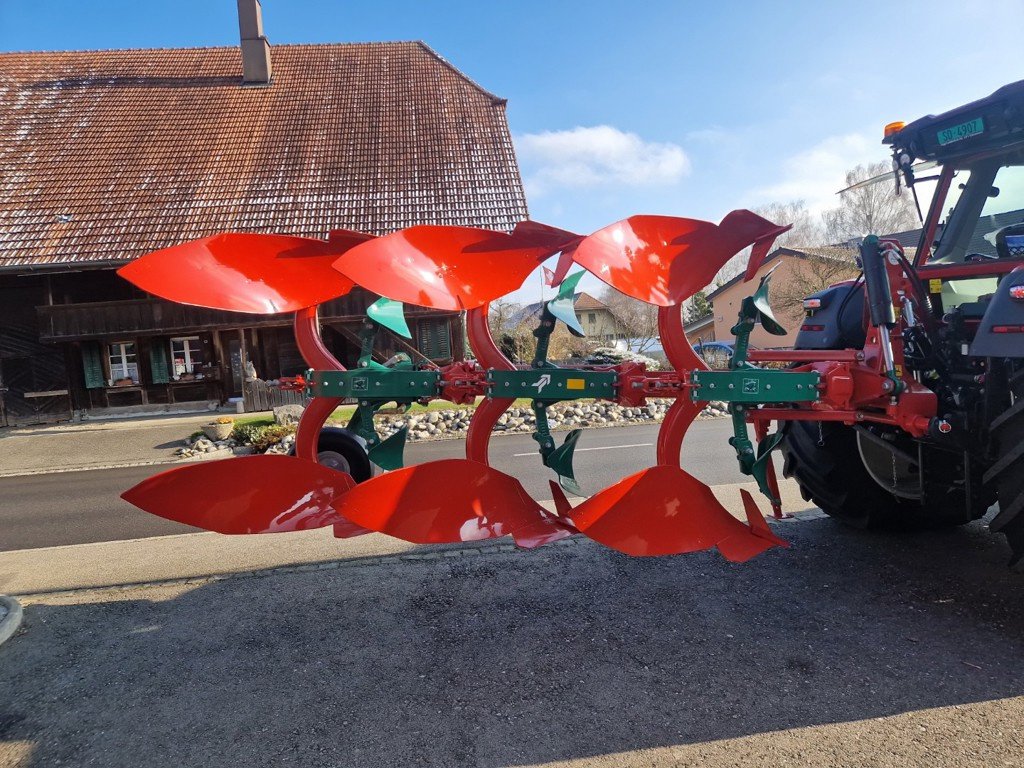 Pflug tipa Kverneland 150S, Vorführmaschine u Etziken (Slika 1)