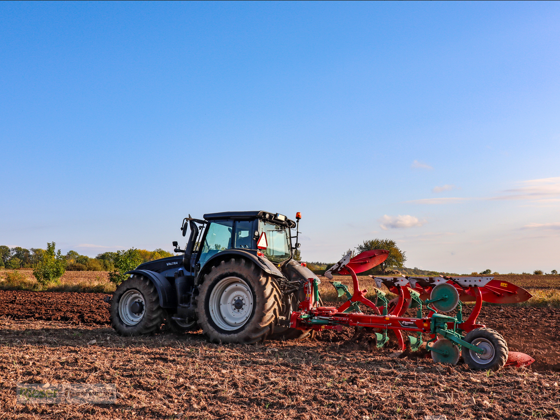 Pflug des Typs Kverneland 2300 S, Neumaschine in Nördlingen (Bild 1)