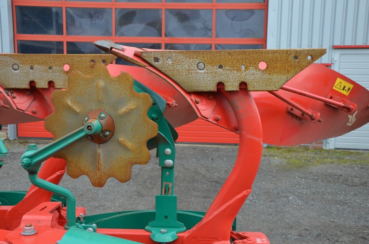 Pflug typu Kverneland 3300 S-100-5 Packerarm, Neumaschine v Suhlendorf (Obrázek 10)