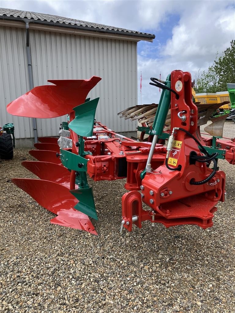 Pflug des Typs Kverneland 3300 S, Gebrauchtmaschine in Spøttrup (Bild 1)