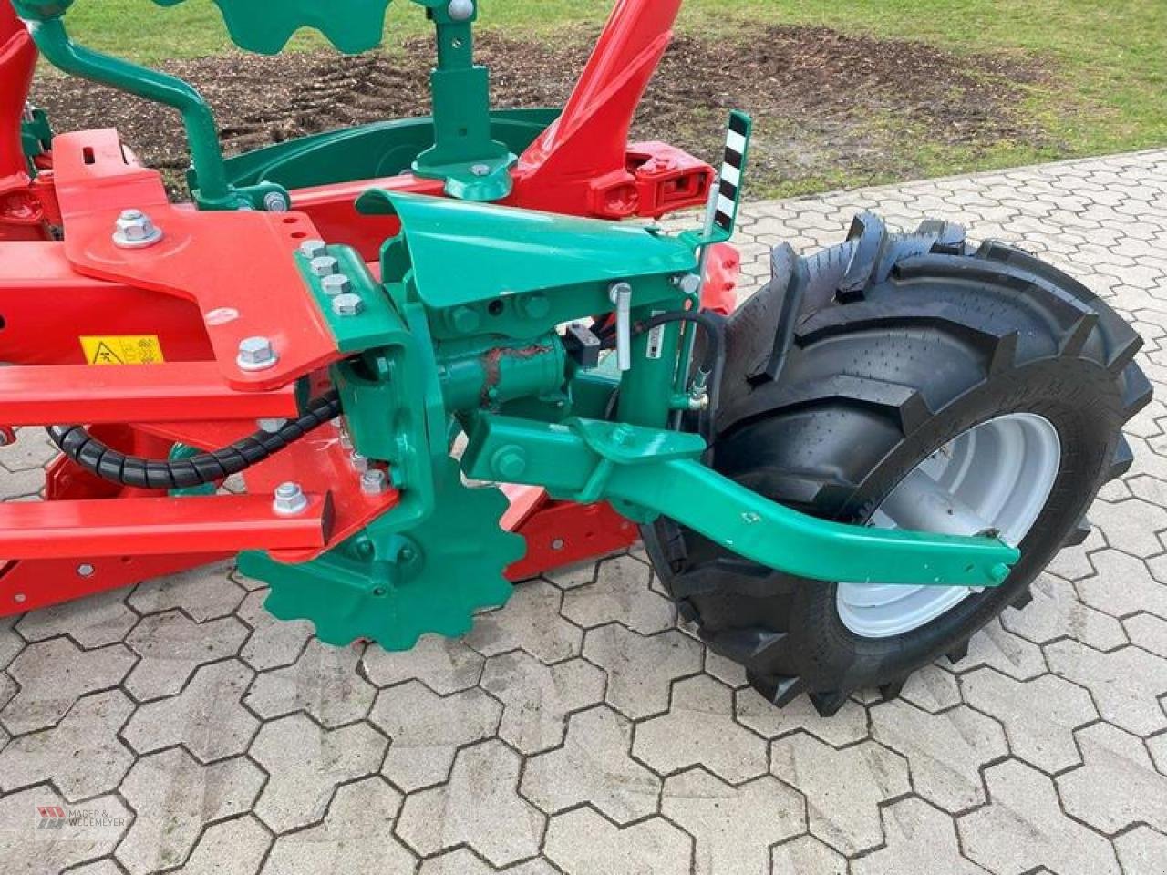 Pflug des Typs Kverneland 3300S-100 VARIO 5 SCHAR, Neumaschine in Oyten (Bild 4)