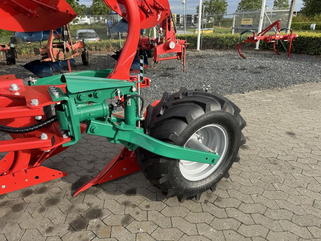 Pflug des Typs Kverneland 3300S, Gebrauchtmaschine in Hadsten (Bild 2)