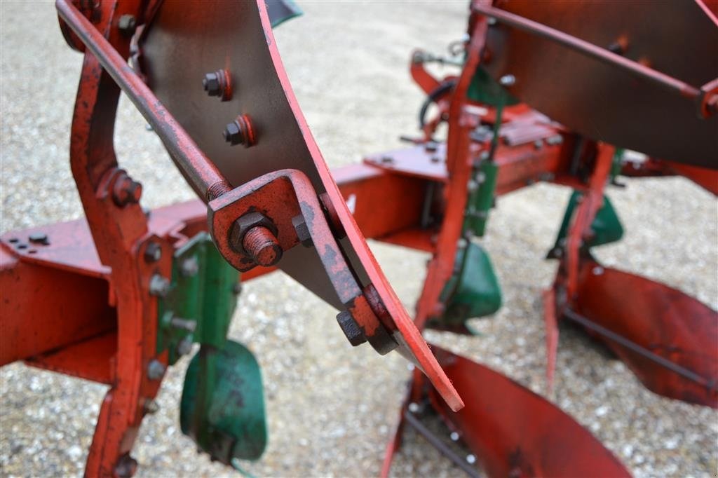 Pflug типа Kverneland 4-Furet LD-100-160 med integreret pakker Efterset - hydr løft- og indsving på pakker, Gebrauchtmaschine в Vils, Mors (Фотография 5)