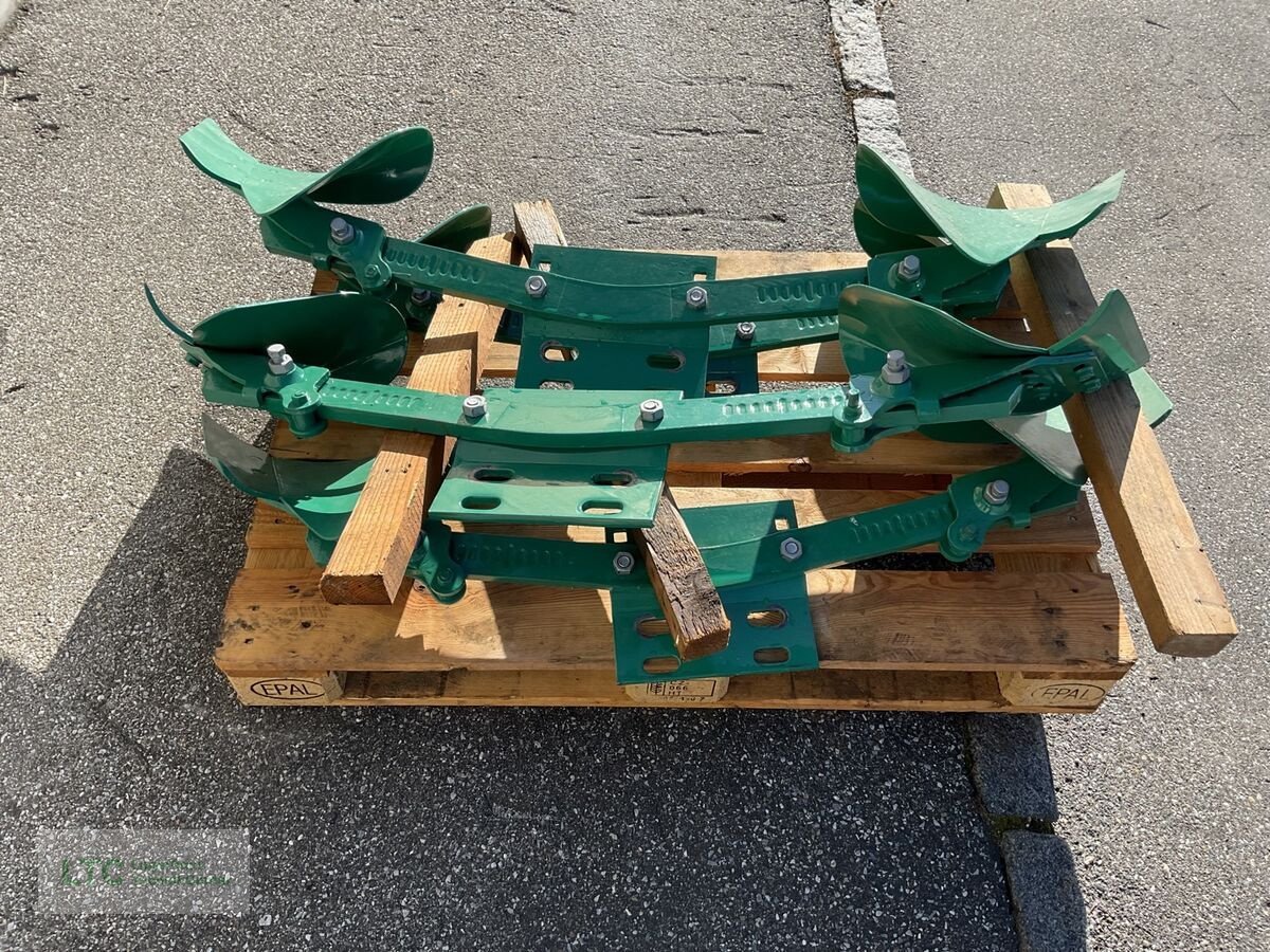 Pflug of the type Kverneland 4 Paar Maiseinleger, Neumaschine in Kalsdorf (Picture 5)