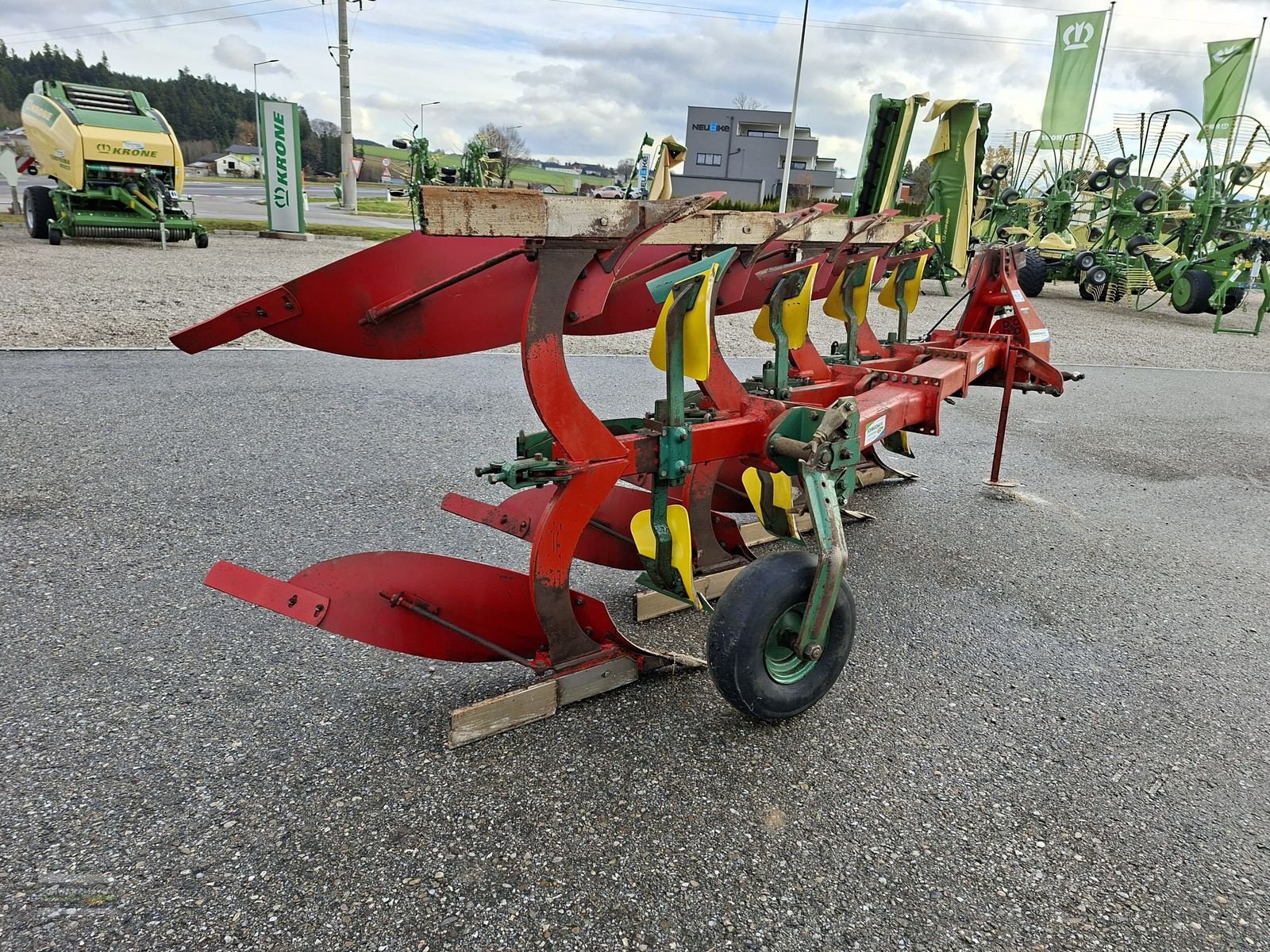 Pflug typu Kverneland 4-schar mit Steinsicherung über Blattfeder, Gebrauchtmaschine v Gampern (Obrázek 8)