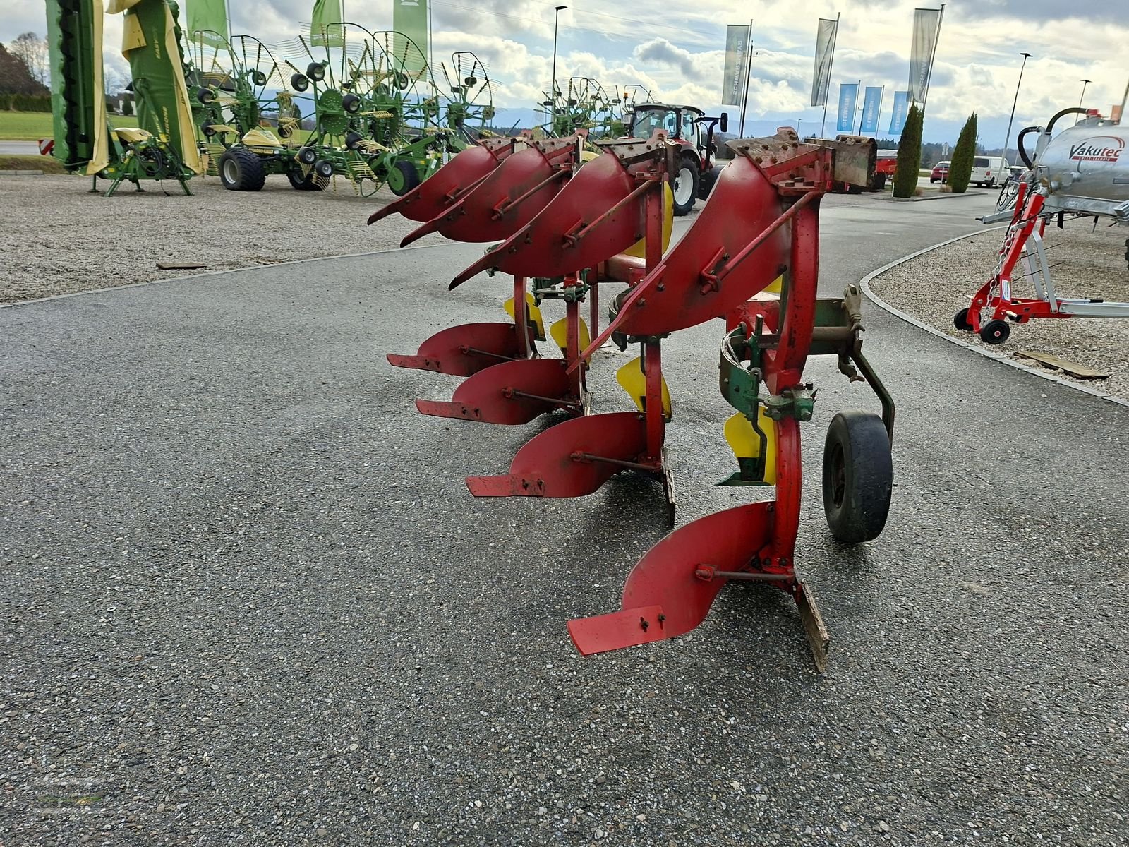 Pflug typu Kverneland 4-schar mit Steinsicherung über Blattfeder, Gebrauchtmaschine v Gampern (Obrázek 9)