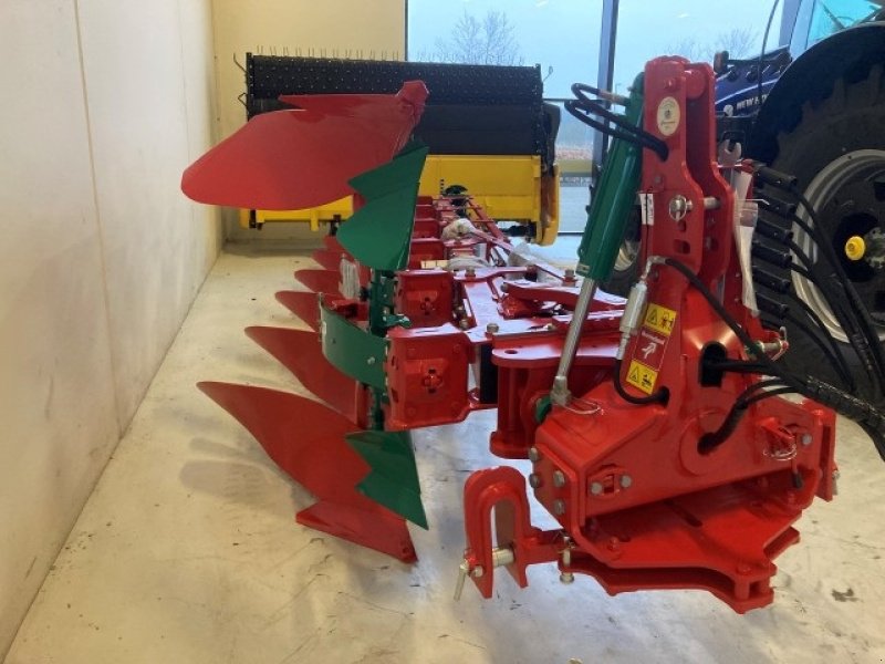 Pflug des Typs Kverneland 6 F. 3300S 28 vendeplov, Gebrauchtmaschine in Viborg (Bild 2)