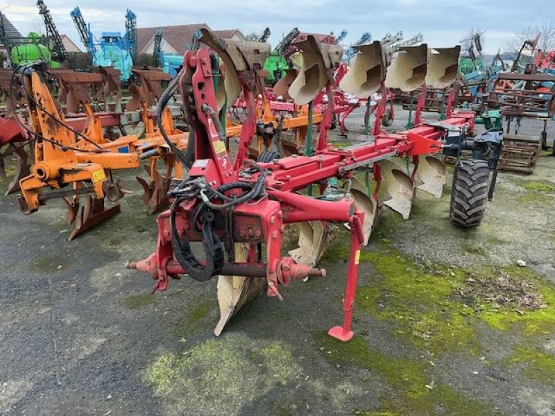 Pflug типа Kverneland CHARRUE, Gebrauchtmaschine в les hayons (Фотография 1)