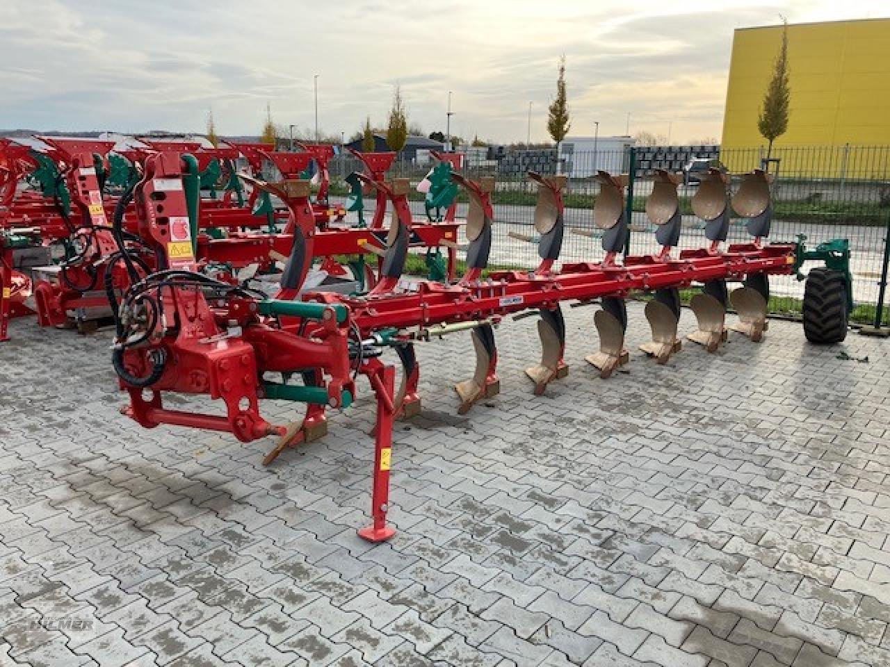 Pflug des Typs Kverneland Ecomat 650 8-Schar, Neumaschine in Moringen (Bild 1)