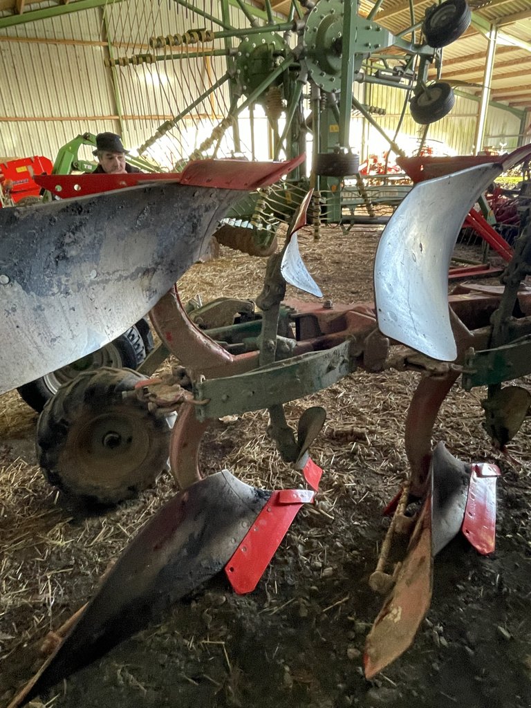 Pflug от тип Kverneland EG, Gebrauchtmaschine в PONTIVY (Снимка 9)