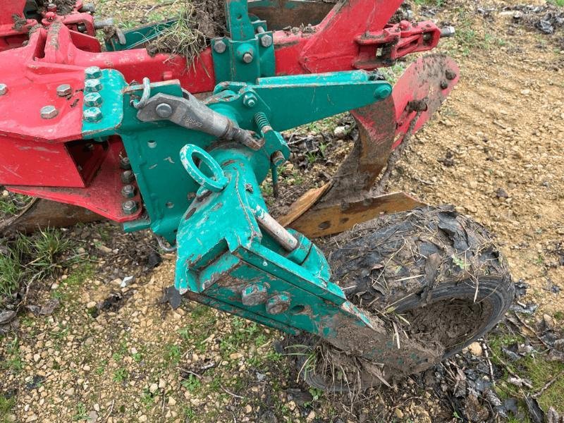 Pflug του τύπου Kverneland EM1005F, Gebrauchtmaschine σε VOUZIERS (Φωτογραφία 7)