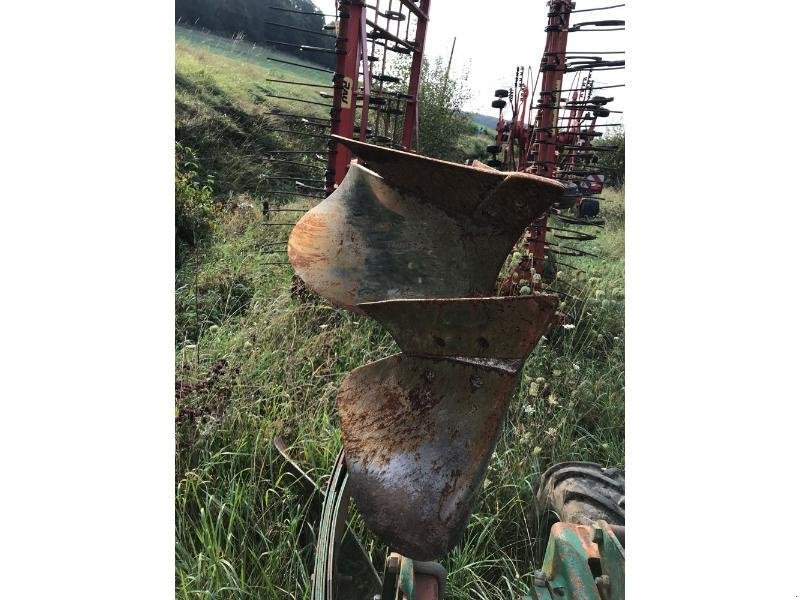 Pflug des Typs Kverneland ES 100, Gebrauchtmaschine in CHAUMONT (Bild 4)