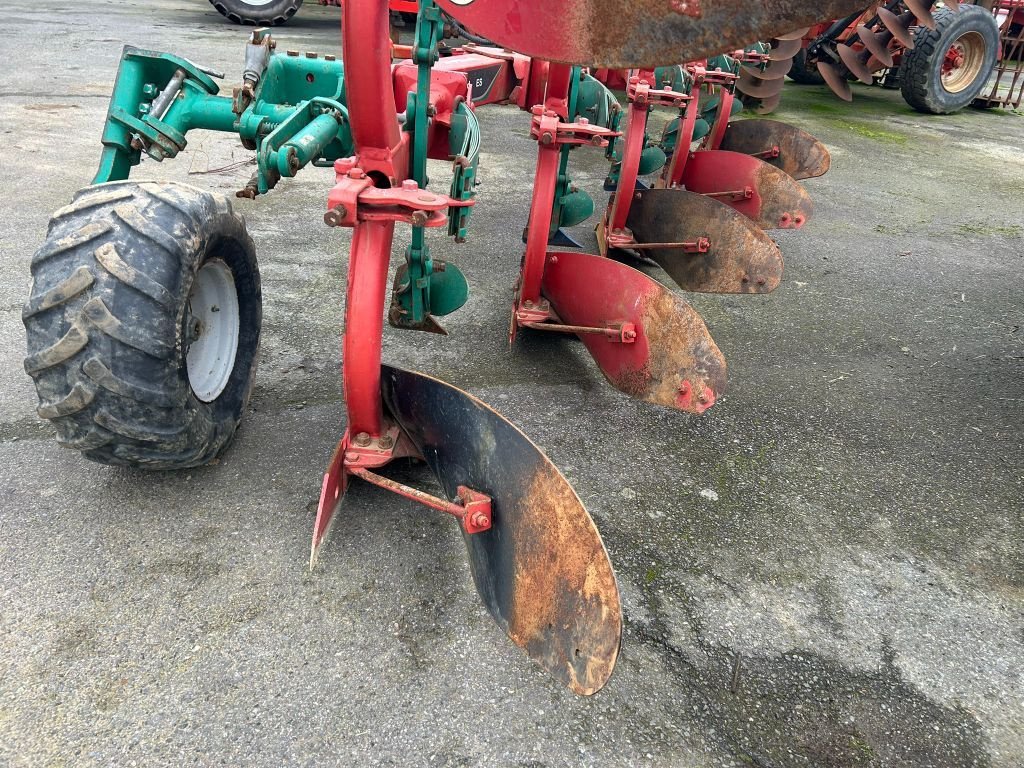 Pflug типа Kverneland ES100, Gebrauchtmaschine в MALESTROIT (Фотография 5)