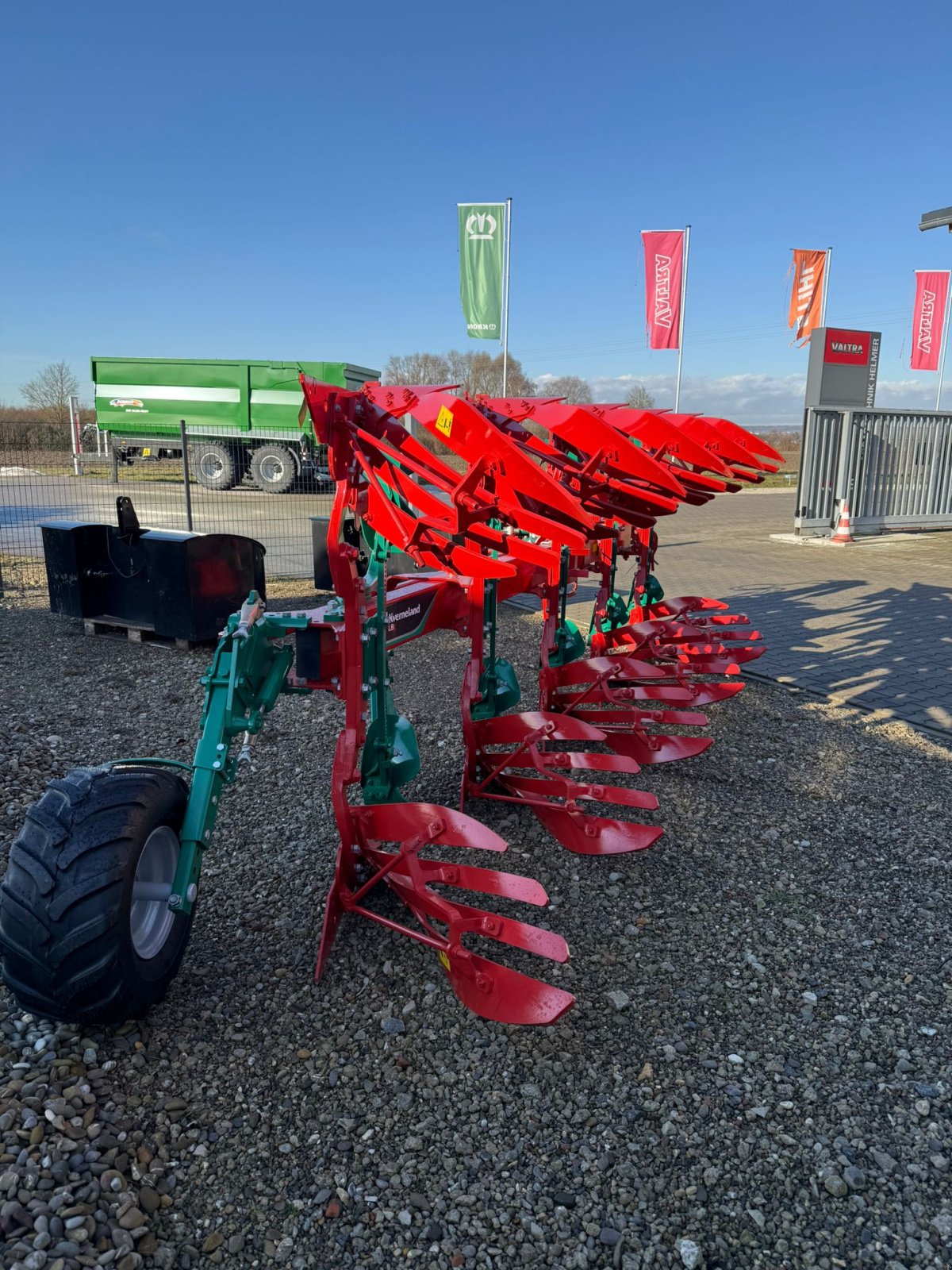 Pflug tipa Kverneland LB 100-200-5, Neumaschine u Rain (Slika 1)