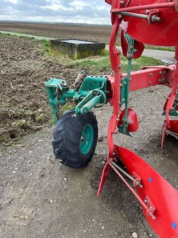 Pflug des Typs Kverneland LB 6 corps, Gebrauchtmaschine in Muespach-le-Haut (Bild 5)