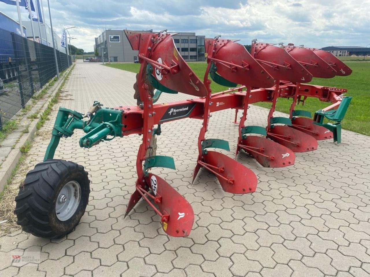 Pflug des Typs Kverneland LD 100-300 5-SCHAR, Gebrauchtmaschine in Oyten (Bild 4)