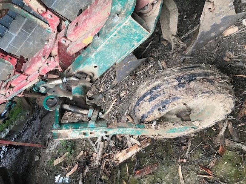 Pflug типа Kverneland LS95, Gebrauchtmaschine в les hayons (Фотография 3)