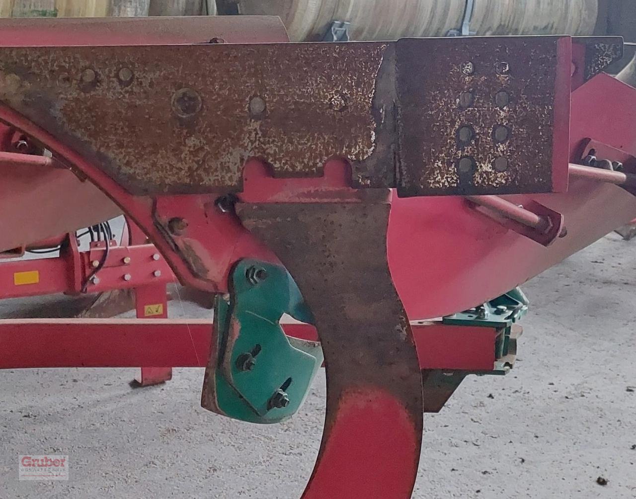 Pflug des Typs Kverneland PG-100 8-schar mit Tigges Packer, Gebrauchtmaschine in Elsnig (Bild 2)