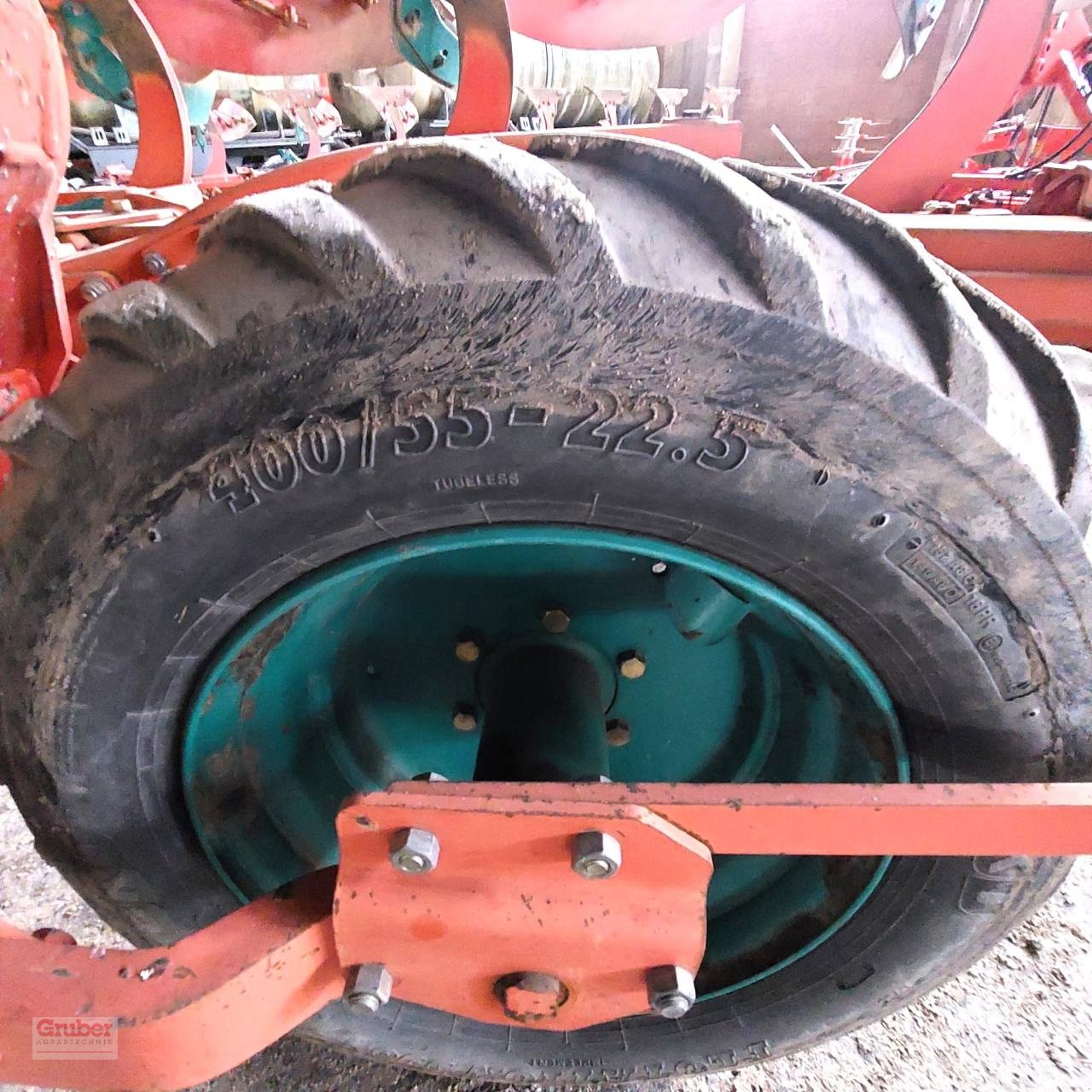 Pflug des Typs Kverneland PG-100 8-schar mit Tigges Packer, Gebrauchtmaschine in Elsnig (Bild 9)