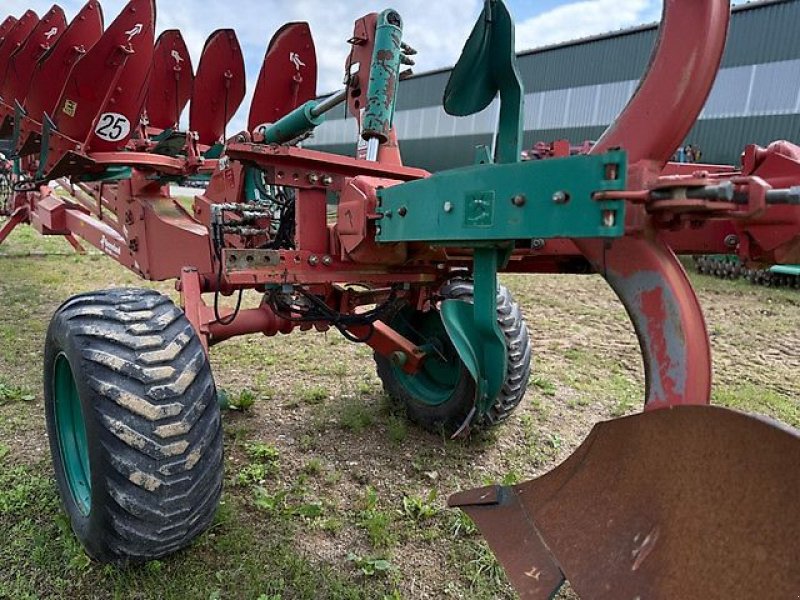 Pflug typu Kverneland PW 100 VARIOMAT 8 korp, Gebrauchtmaschine v Kaunas (Obrázek 14)