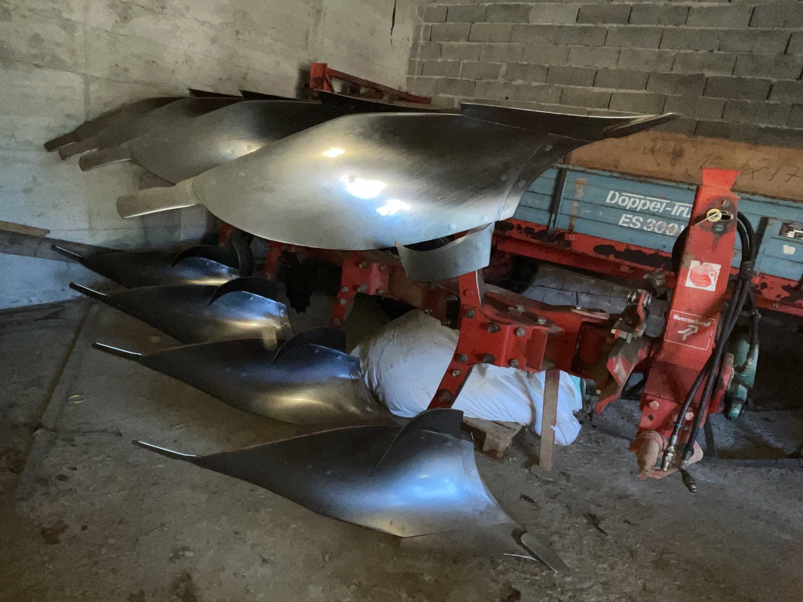 Pflug des Typs Kverneland VD 85, Gebrauchtmaschine in Schweitenkirchen (Bild 1)