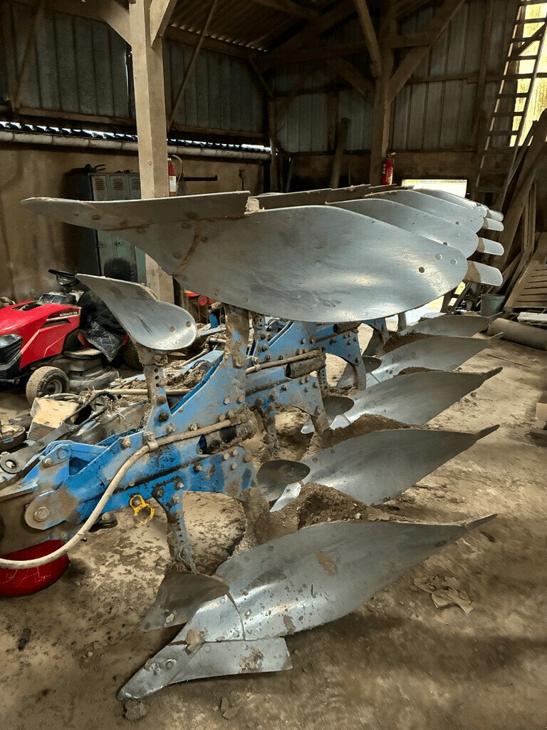Pflug of the type Lemken CHARRUE LEMKEN JUWEL 7MVT 5, Gebrauchtmaschine in PLOUIGNEAU (Picture 1)