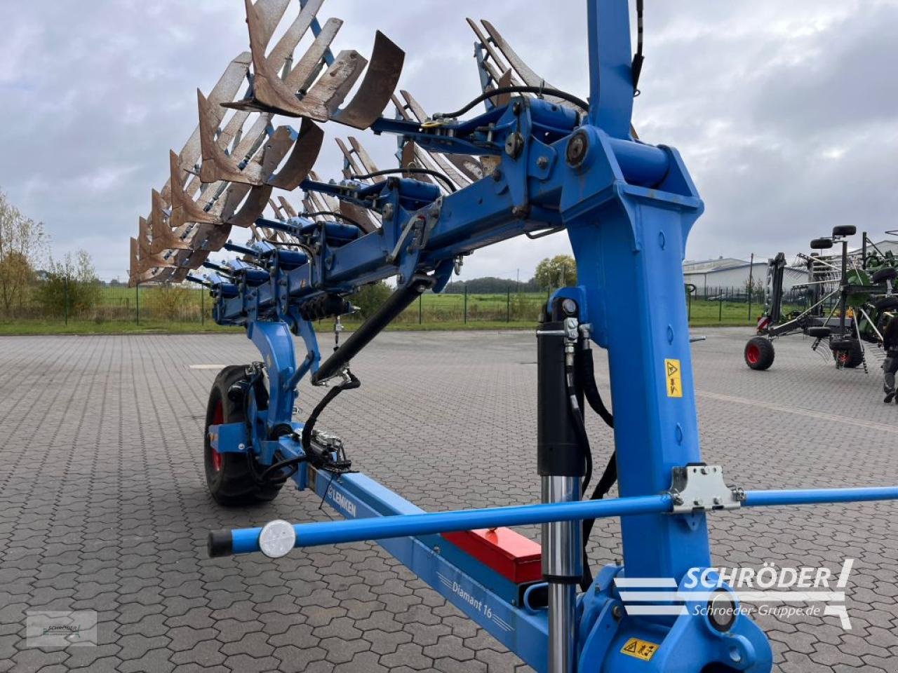 Pflug Türe ait Lemken DIAMANT 16 V U - VORFÜHRER, Gebrauchtmaschine içinde Leizen (resim 3)