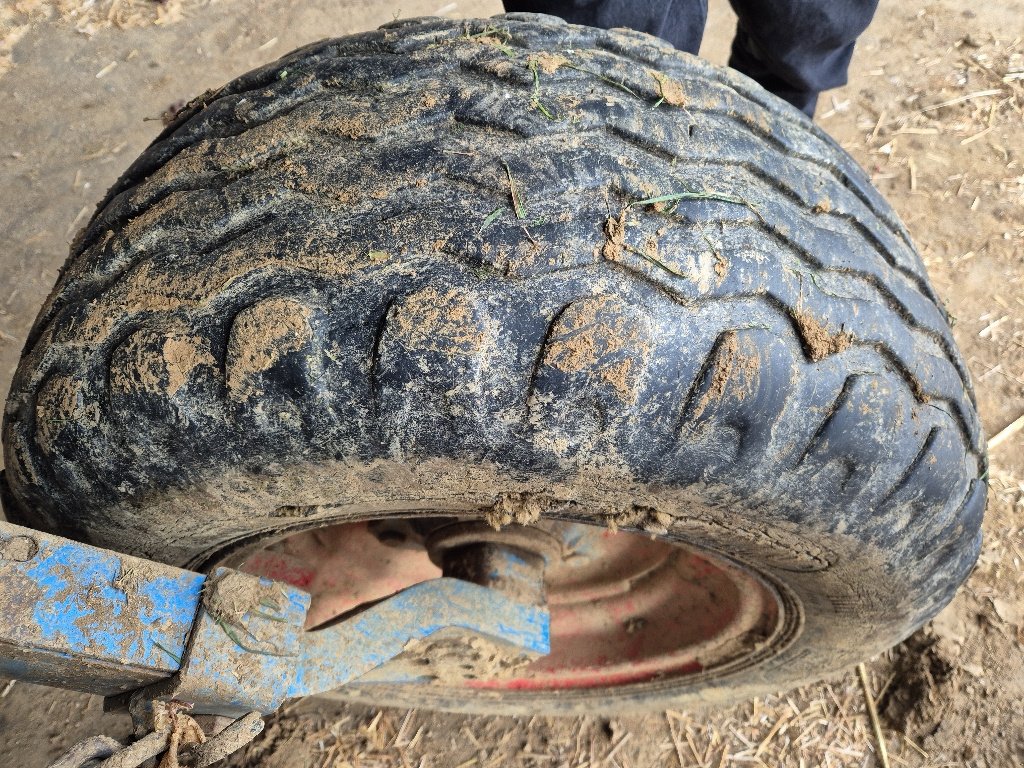 Pflug des Typs Lemken Juwel 8, Gebrauchtmaschine in MANDRES-SUR-VAIR (Bild 5)