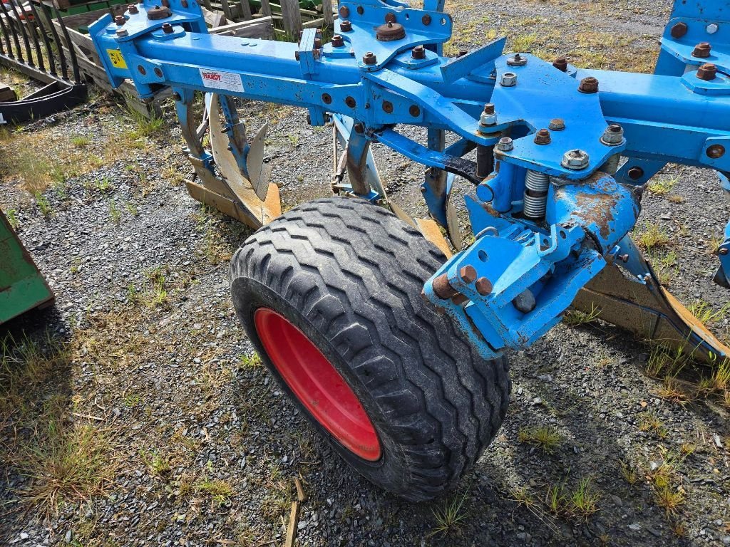 Pflug of the type Lemken Variopal 8, Gebrauchtmaschine in COULVAIN (Picture 4)