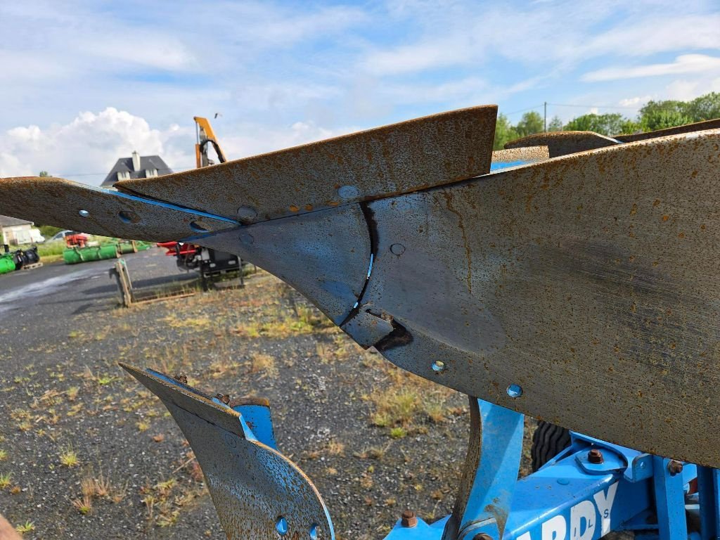 Pflug of the type Lemken Variopal 8, Gebrauchtmaschine in COULVAIN (Picture 9)