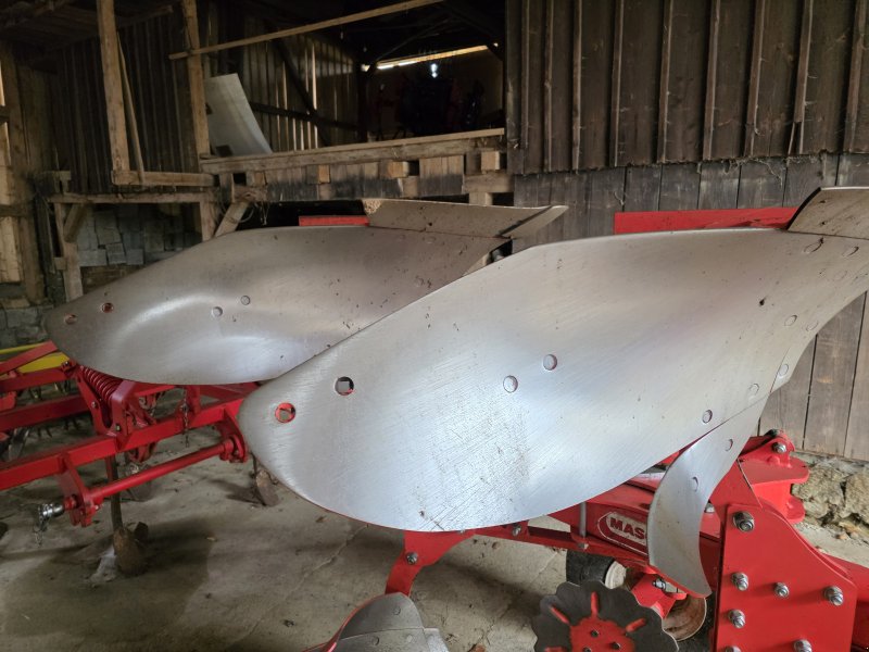 Maschio Unico M 4+, Gebrauchtmaschine, Baujahr: 06/2017 (Bild 1) Pflug des Typs Maschio Unico M 4+, Gebrauchtmaschine in Rehau (Bild 1)