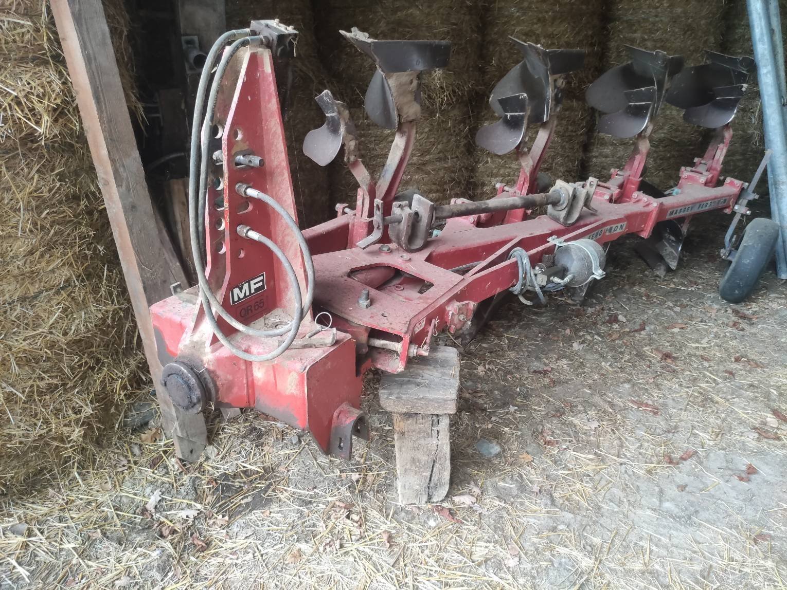 Pflug tipa Massey Ferguson Qr65, Gebrauchtmaschine u Le Horps (Slika 4)