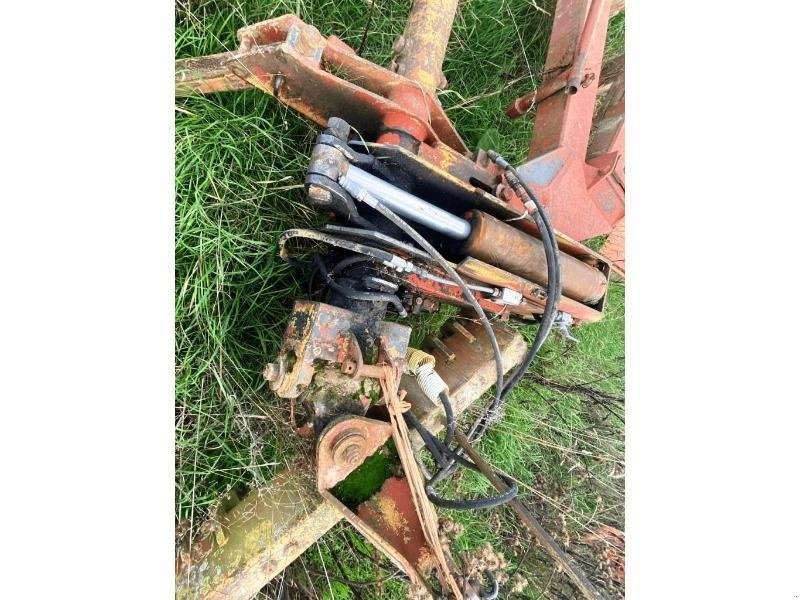 Pflug of the type Naud 5 CORPS, Gebrauchtmaschine in SAINT-GERMAIN DU PUY (Picture 3)