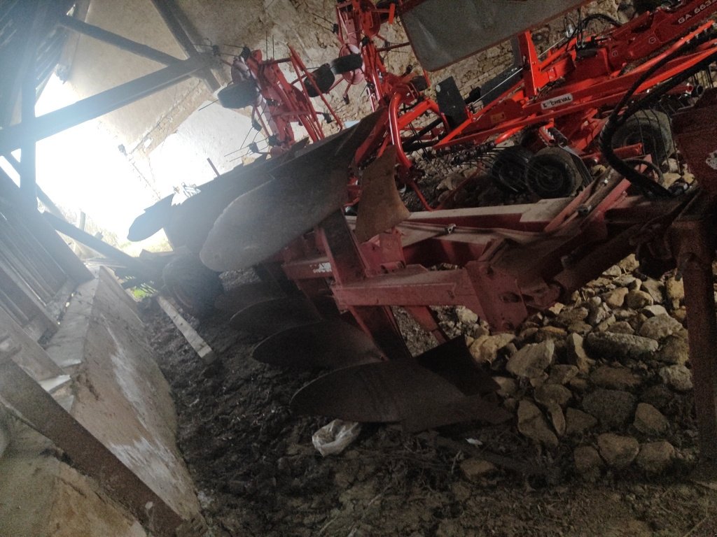 Pflug za tip Naud APN 6623, Gebrauchtmaschine u Eton (Slika 2)