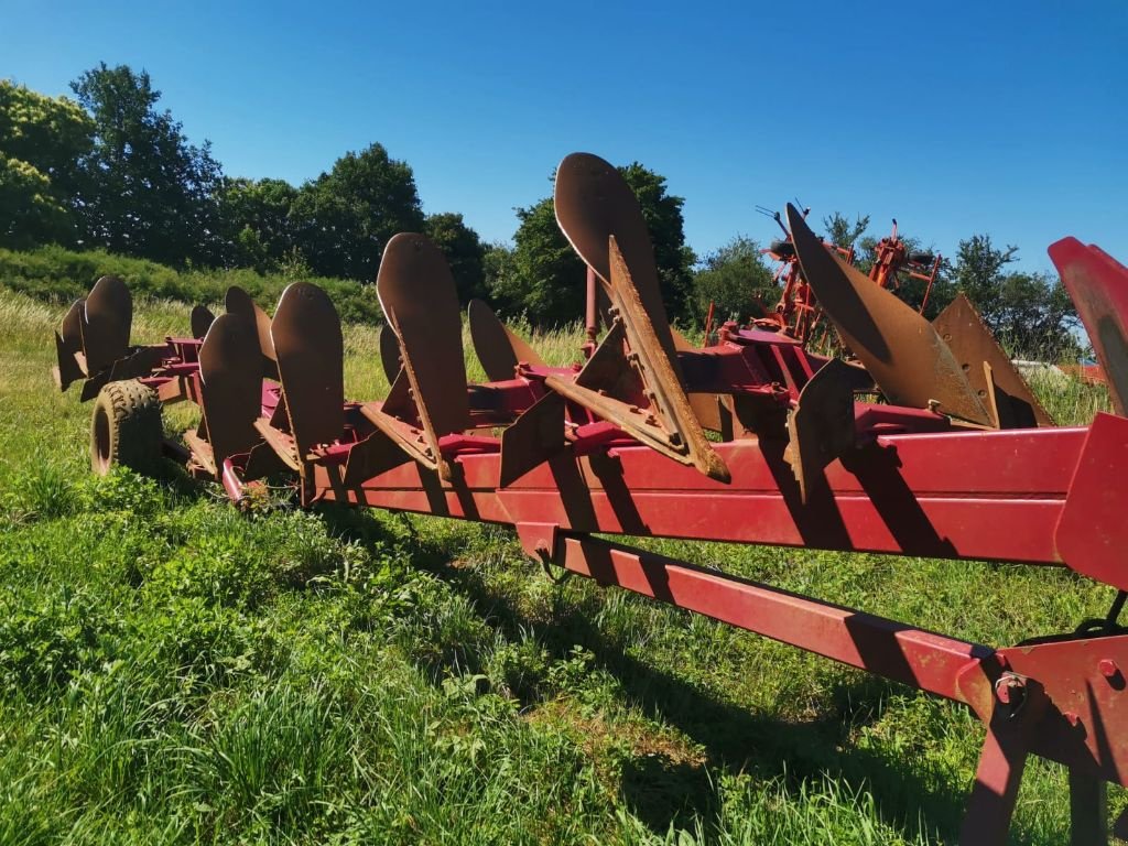 Pflug tipa Naud APX 662 40, Gebrauchtmaschine u SAINT LOUP (Slika 2)