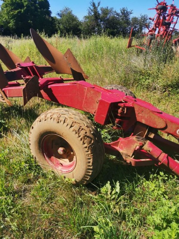 Pflug tipa Naud APX 662 40, Gebrauchtmaschine u SAINT LOUP (Slika 7)