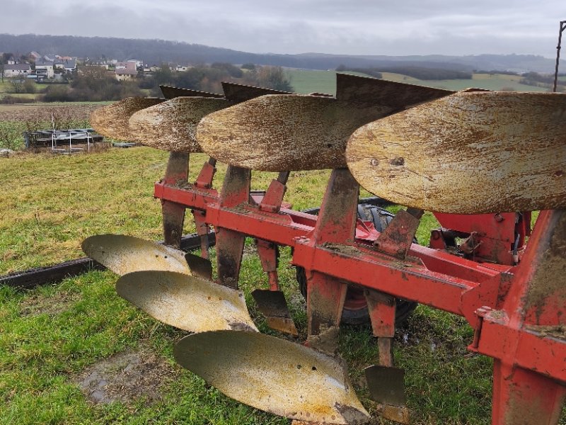 Pflug a típus Naud PSN415, Gebrauchtmaschine ekkor: LIMEY-REMENAUVILLE