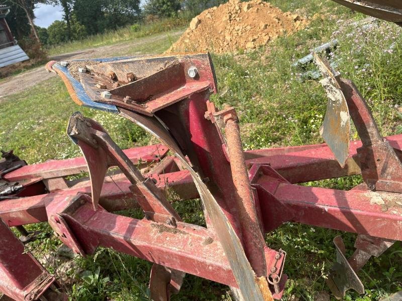 Pflug typu Naud RN 45, Gebrauchtmaschine v LE PONT CHRETIEN (Obrázek 4)