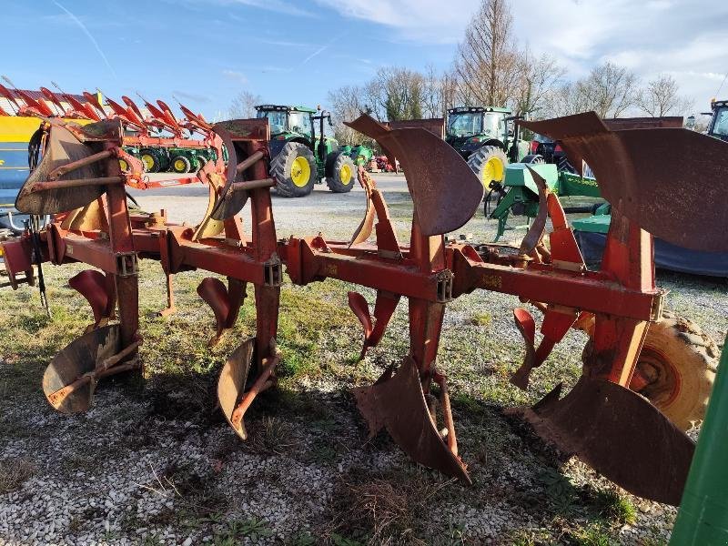 Pflug del tipo Naud RVN457120, Gebrauchtmaschine In CHAUMESNIL (Immagine 3)