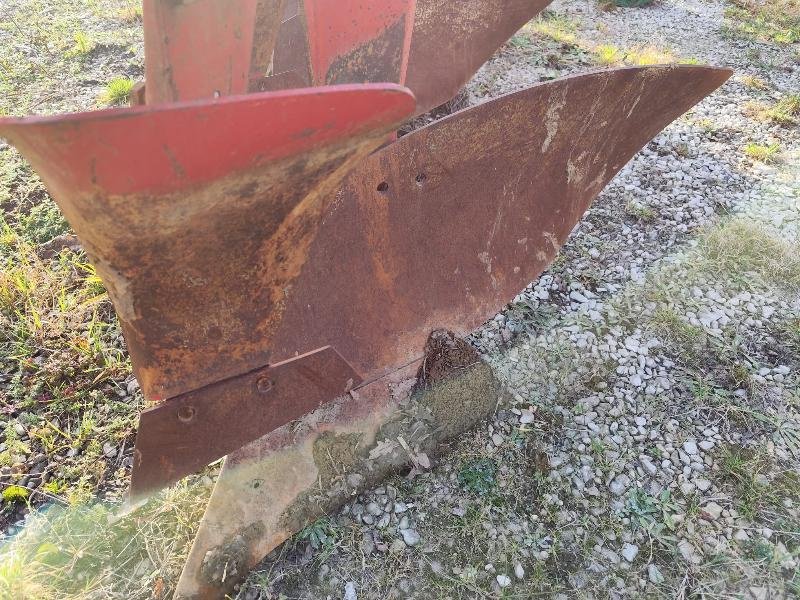 Pflug del tipo Naud RVN457120, Gebrauchtmaschine In CHAUMESNIL (Immagine 7)