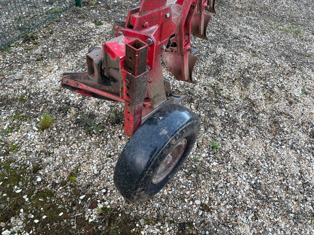 Pflug of the type Naud RX 4301, Gebrauchtmaschine in VERT TOULON (Picture 4)
