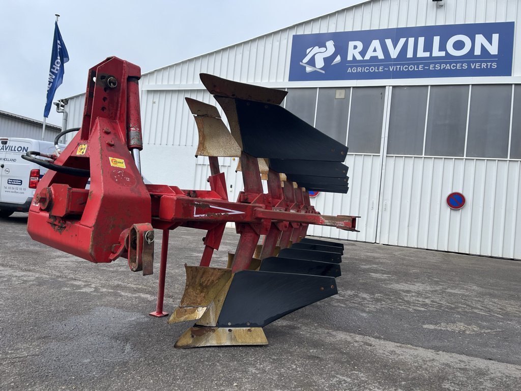 Pflug des Typs Naud RX 4301, Gebrauchtmaschine in VERT TOULON (Bild 1)