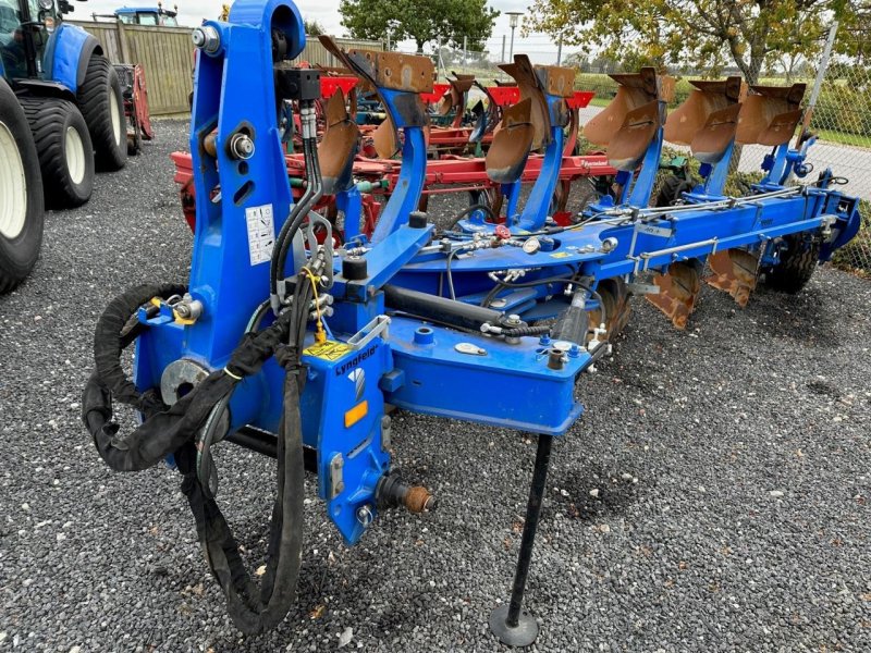 Pflug du type New Holland PXVH5, Gebrauchtmaschine en Hadsten (Photo 1)