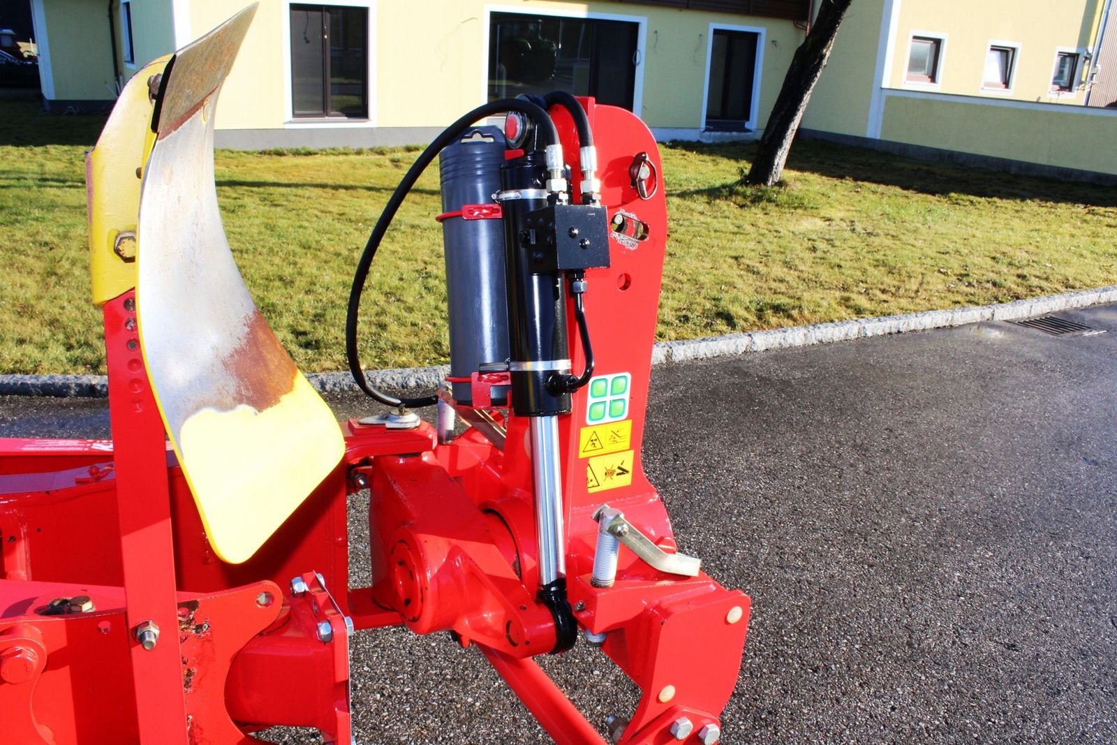 Pflug типа Pöttinger Pflug SERVO 35 S, 4+, Gebrauchtmaschine в Neukirchen am Walde  (Фотография 13)