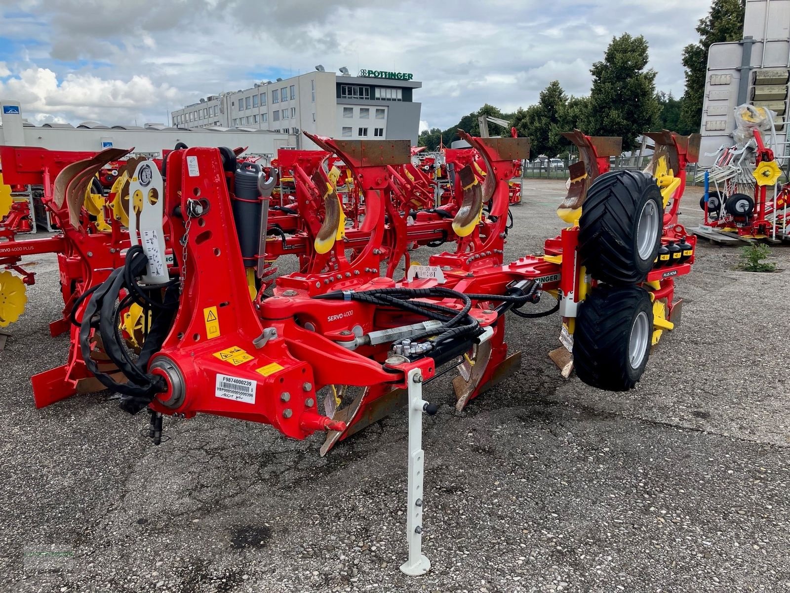 Pflug типа Pöttinger SERVO 3000 Plus Nova 4-scharig, Gebrauchtmaschine в Grieskirchen (Фотография 3)