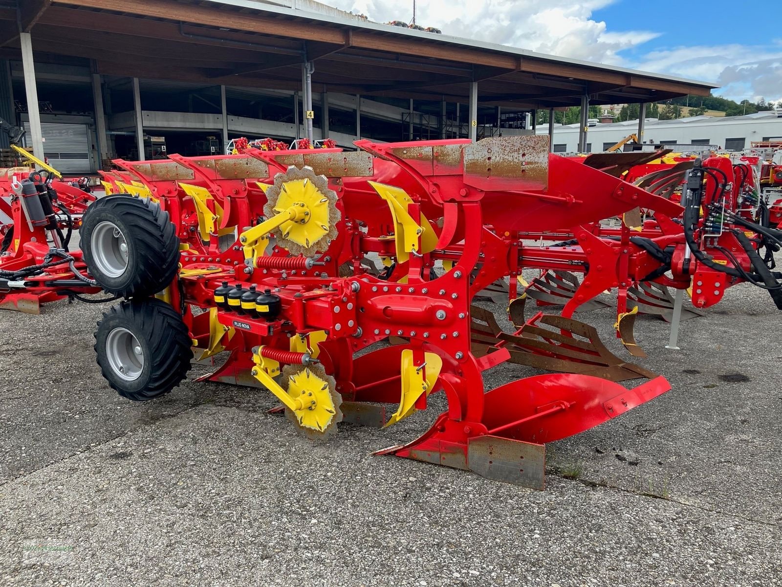 Pflug типа Pöttinger SERVO 3000 Plus Nova 4-scharig, Gebrauchtmaschine в Grieskirchen (Фотография 2)