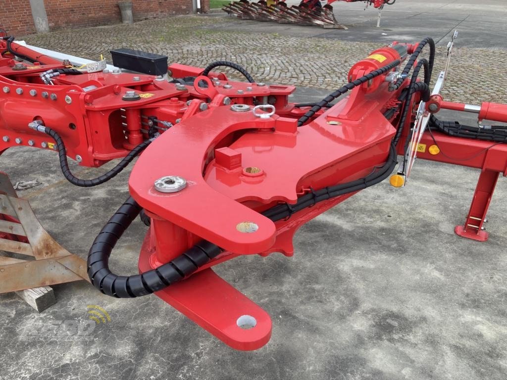 Pflug of the type Pöttinger SERVO T 6000 PLUS NOVA 8-SCHAR, Neumaschine in Lütjenburg (Picture 12)