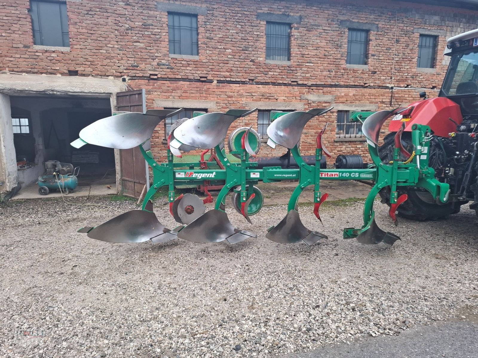 Pflug za tip Regent Titan 140 -4 scharig, Gebrauchtmaschine u Niederneukirchen (Slika 1)
