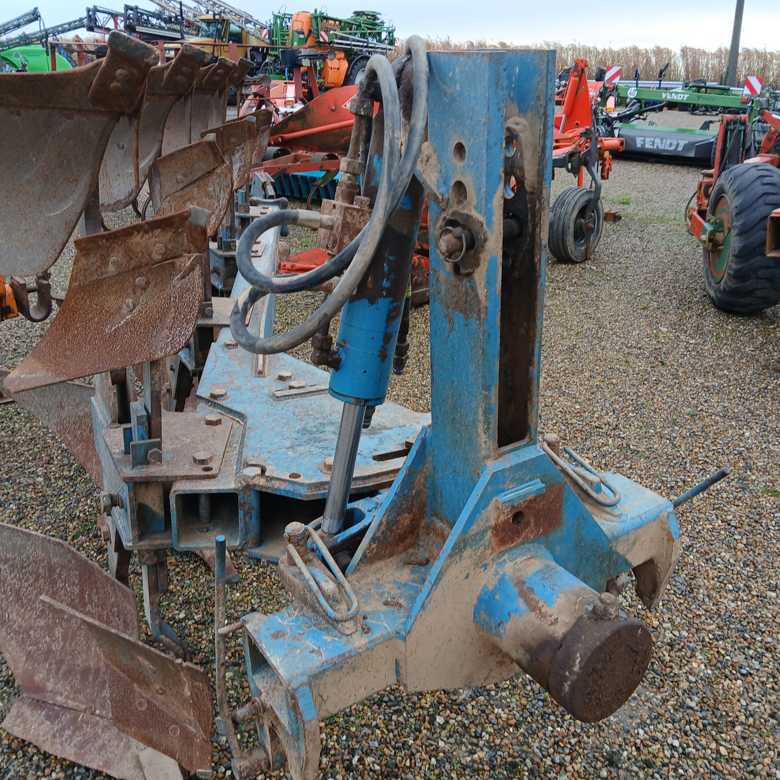 Pflug от тип Sonstige 4 CORPS, Gebrauchtmaschine в HERLIN LE SEC (Снимка 2)