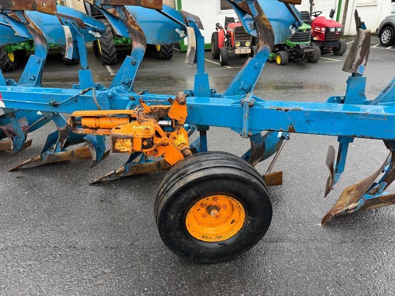 Pflug типа Sonstige 450, Gebrauchtmaschine в Wargnies Le Grand (Фотография 9)
